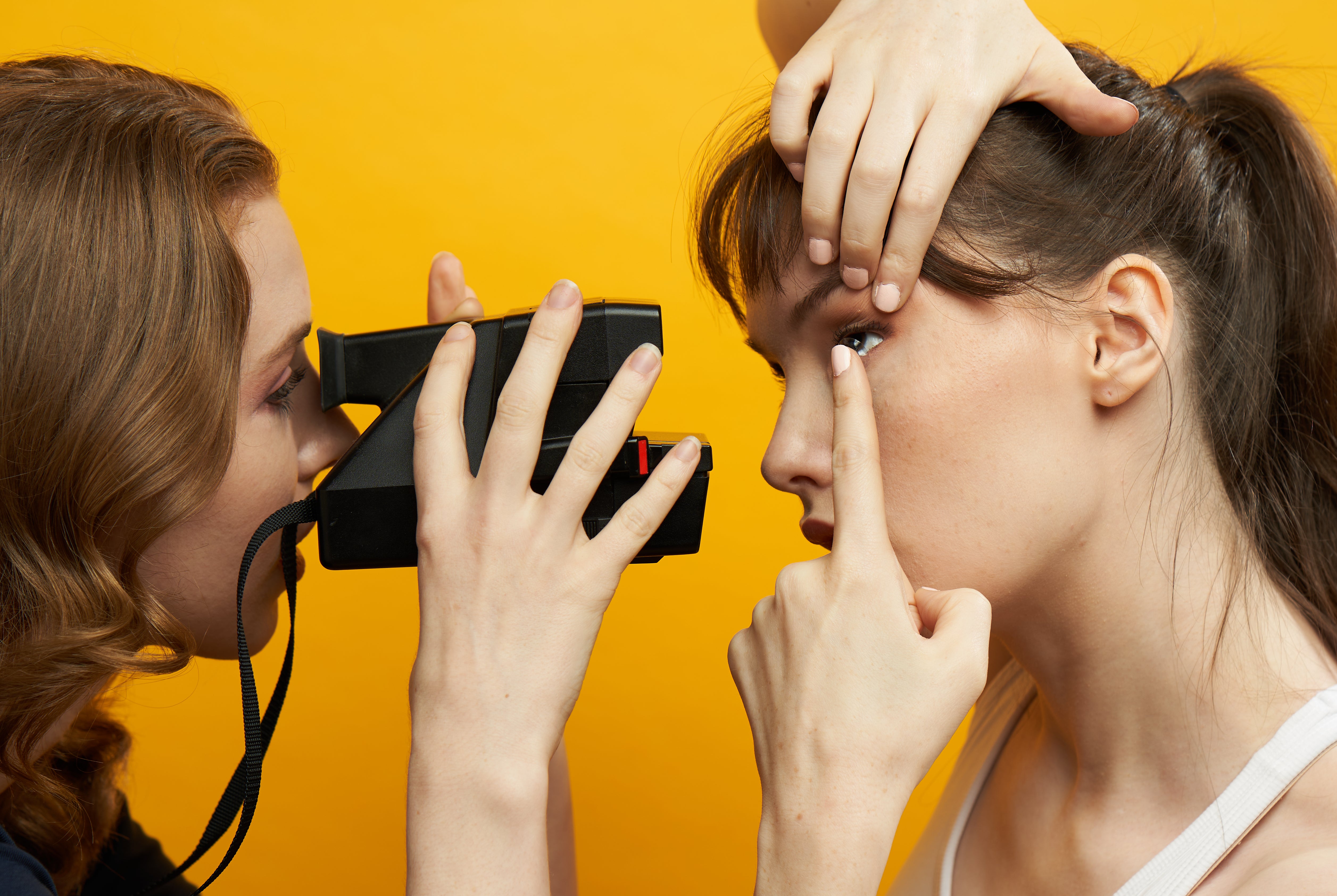 How to Keep Your Eyes Healthy with Contact Lenses